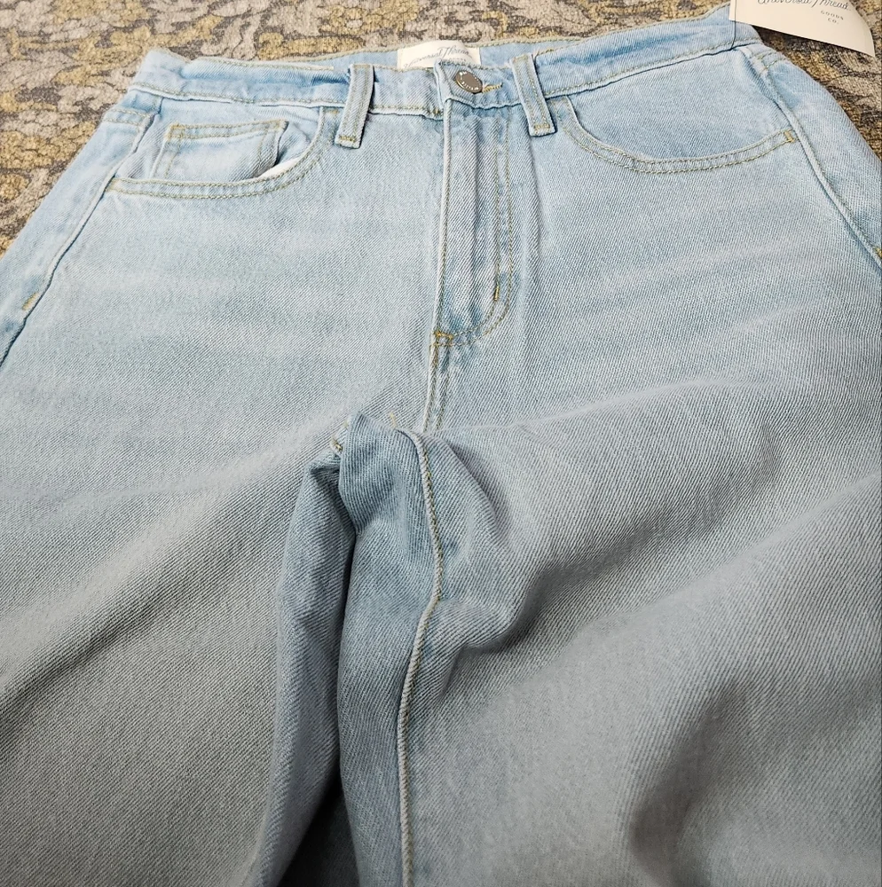 Women's High Rise Flare Jeans - Light Wash Denim - Universal Threads - 6L - Picture 8 of 16
